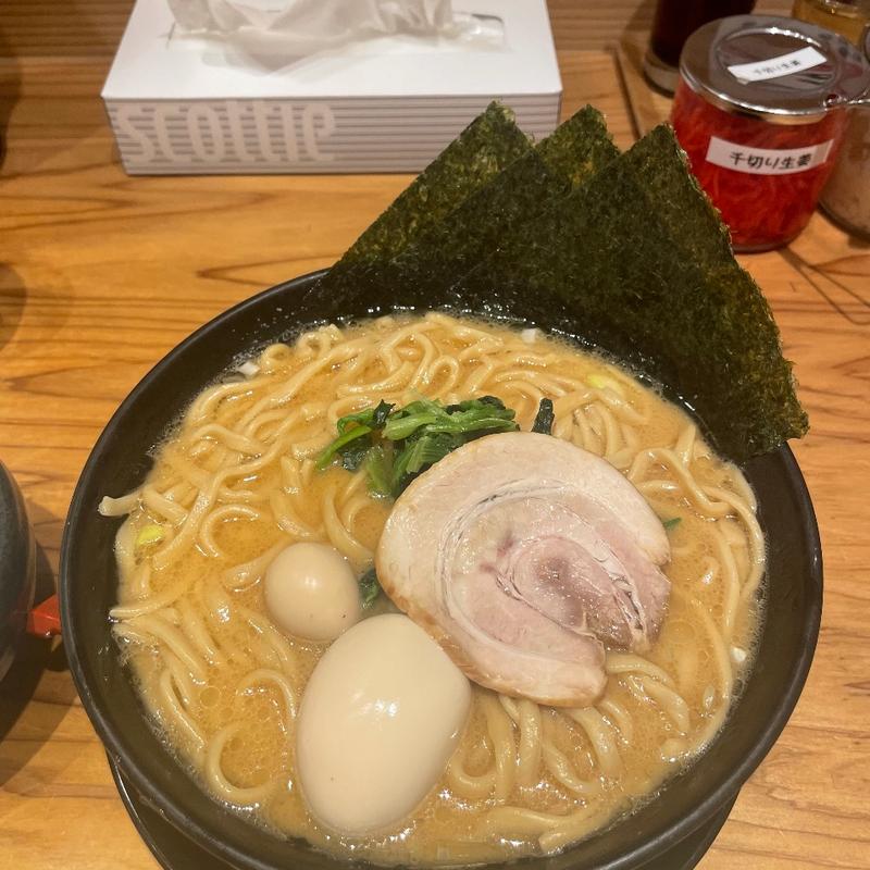 プレミアム醤油ラーメン(横浜家系ラーメン 喜夢家)