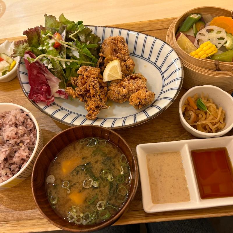 塩こうじ鶏の唐揚げランチ(蒸しダイニング Musu Musu)