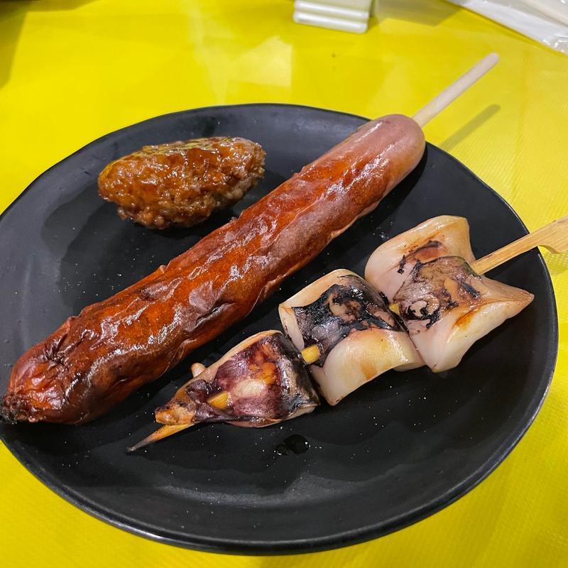 イカ、ハンバーグ、フランクフルト(ビアガーデンマイアミ)