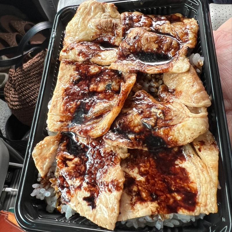 あったか豚どん(炭焼豚どんのぶた八 )