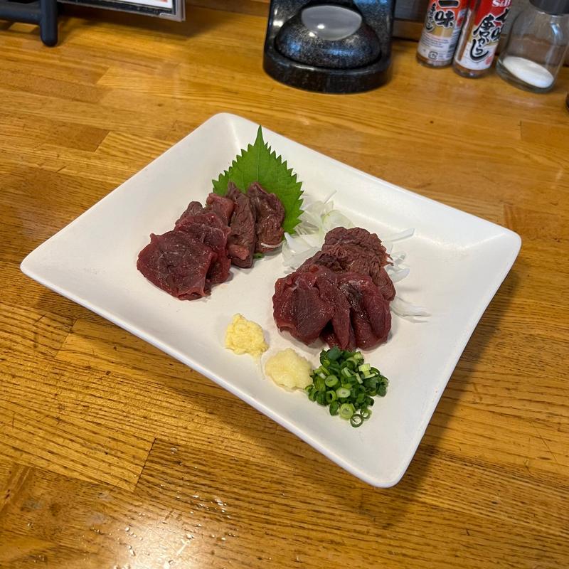 馬刺し赤身(うまいもん処 居酒屋 楽)