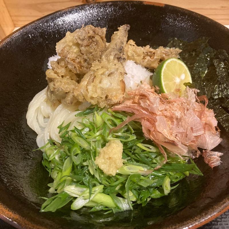 舞茸天とすだちのぶっかけうどん(豊前裏打会 萬田うどん)