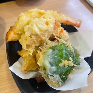 季節の天ぷら盛り合わせ～天つゆ付き～(かっぱ寿司 三木店)
