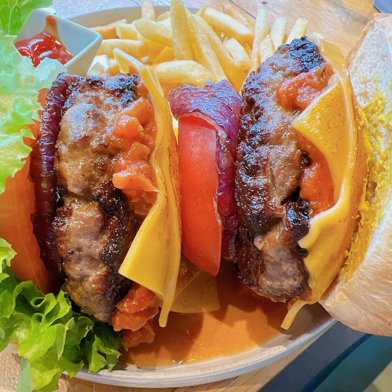 チーズ🧀ハンバーガー(The life)