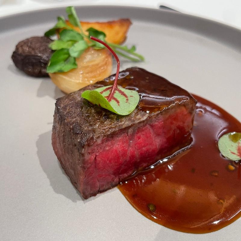 段戸山高原牛のロースト 季節野菜添え(ガーデンレストラン徳川園)