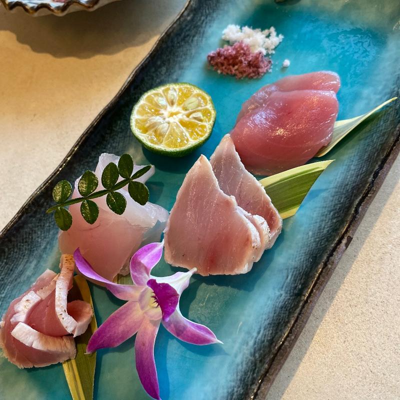 まぐろとカツオ刺しタタキ(魚の肴と島料理 あじまー商店)