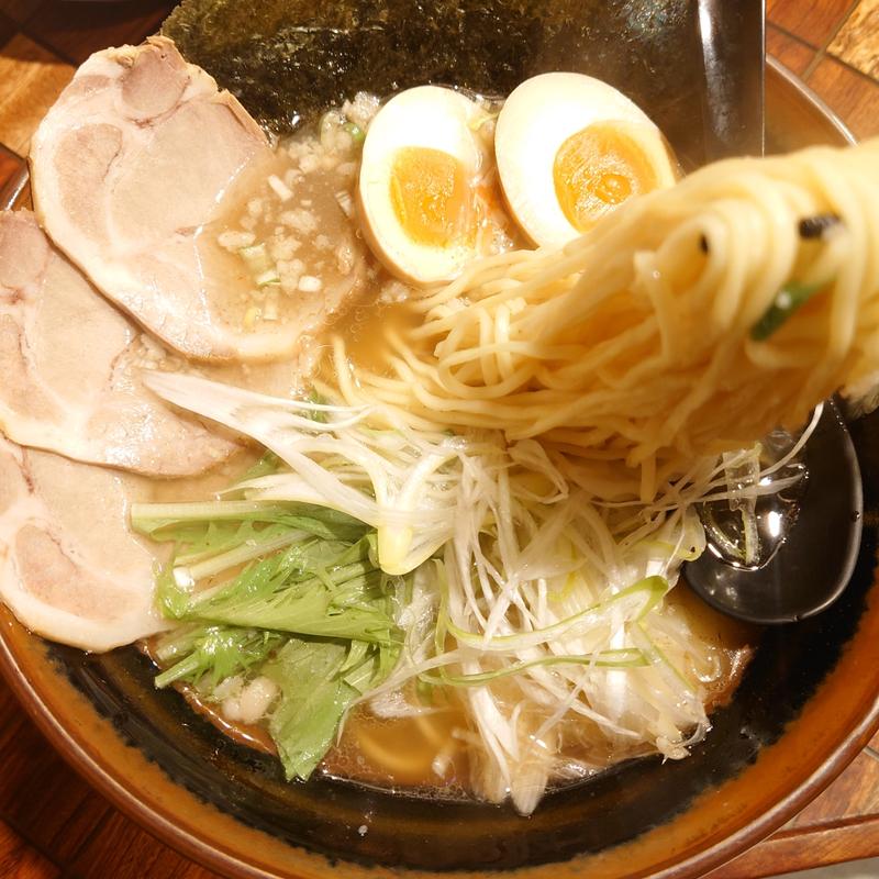 特製東京背脂醤油ラーメン(まんまる)