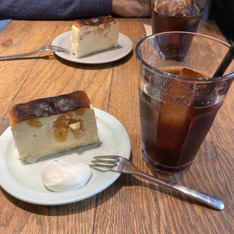 あんずのバスクチーズケーキ(MONZ CAFE 門前仲町店)