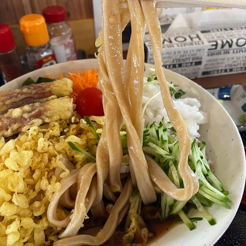 冷やしたぬきうどん(武蔵野うどん　くわ郷)