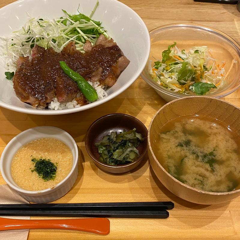 和風ステーキ丼(おぼんdeごはん ペリエ千葉店)