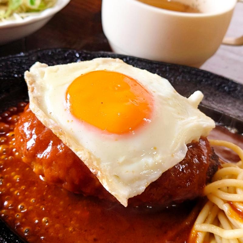 お昼のサービスランチ　ハンバーグステーキセット(イエロー·パンプキン)