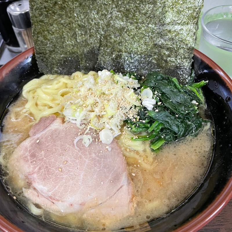 ラーメン中盛り(横浜家系らーめん 雷家)