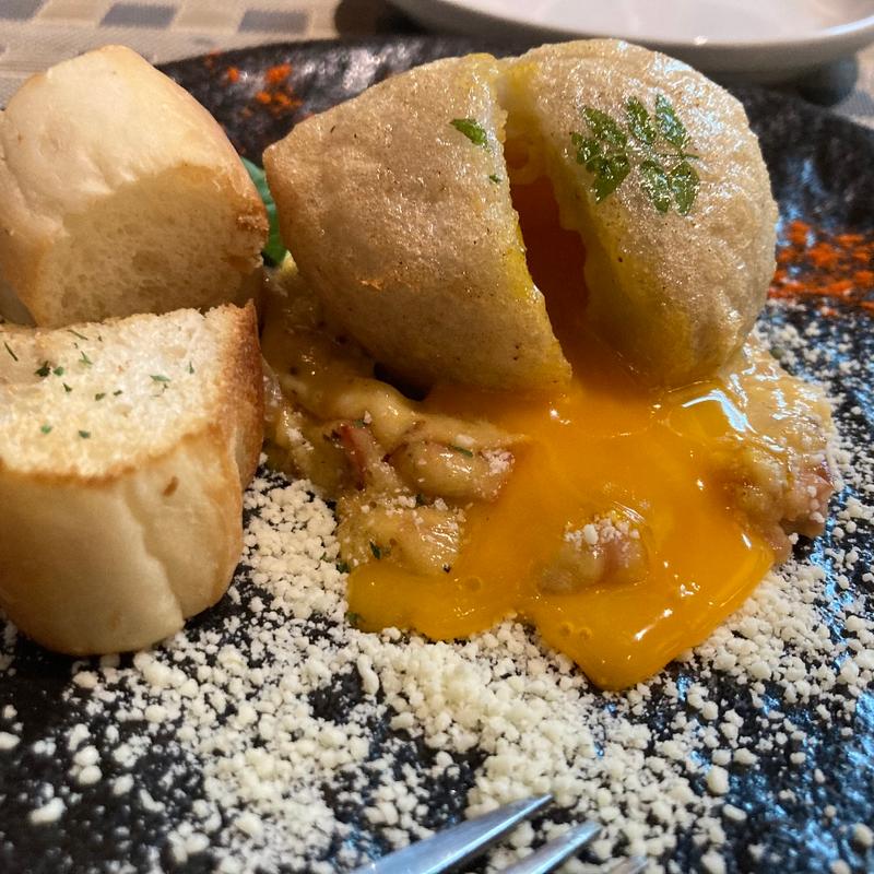 ウッフドロワイヤル(カルボナーラ)(ハチマル蒲鉾 なんば千日前店)