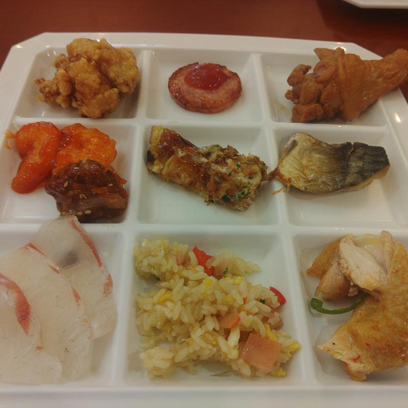 ビュッフェ(ﾌｧｰﾏｰｽﾞﾚｽﾄﾗﾝ よってかんね)