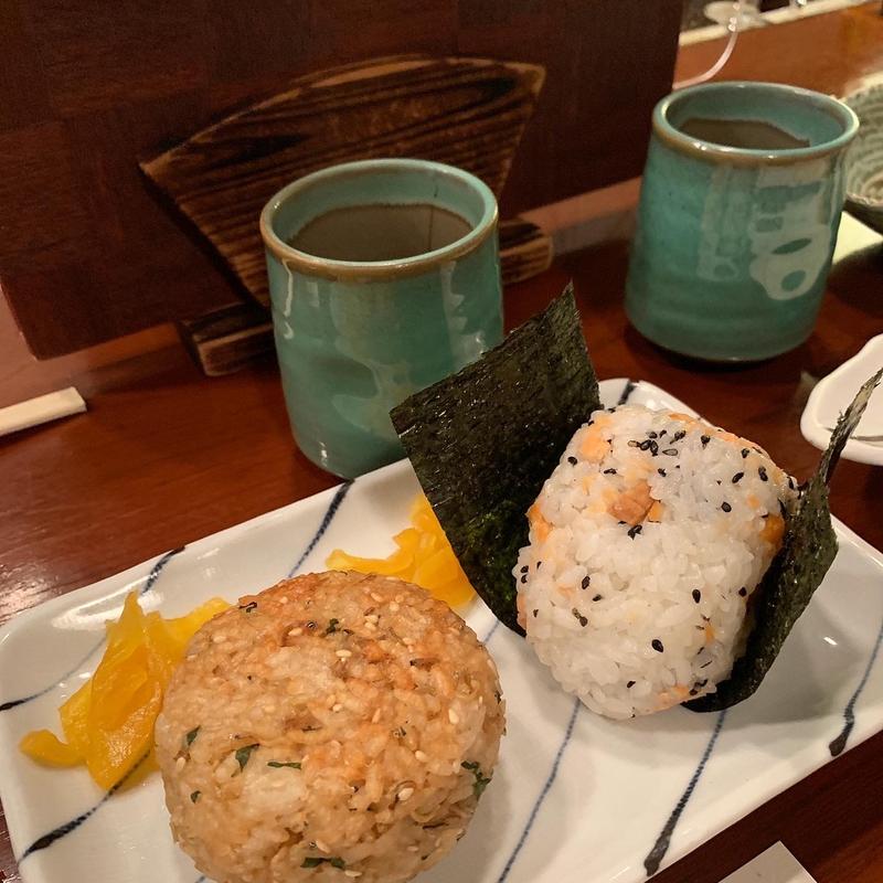 鮭おむすび 一ヶ(鼎 （かなえ）)