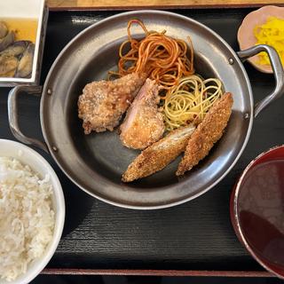 鶏唐と白身フライ定食(欅屋 （KEYAKIYA）)
