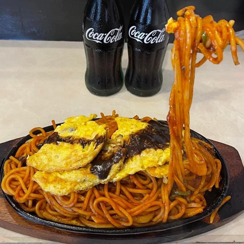 鉄板ナポリタン(帰ってきたイタリアンスパゲッティー)