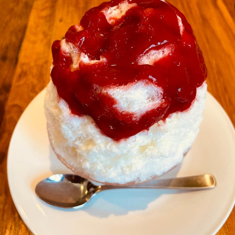 かき氷　いちごみるく(ごはんcafe R)