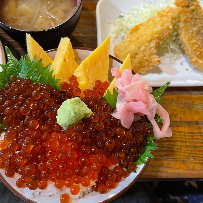 イクラ丼(味の食彩館(あじのしょくさいかん))