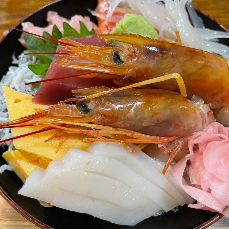 海鮮丼(味の食彩館(あじのしょくさいかん))