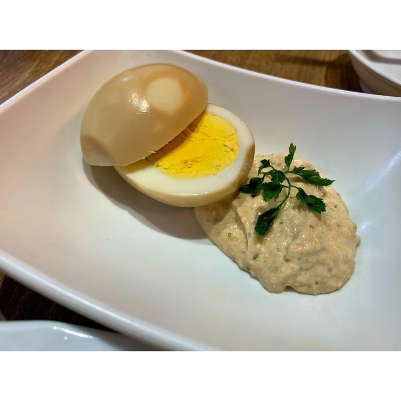 ボイルドエッグ　ハーブ入りスモークサーモンソース(赤白 ルクア大阪店 （コウハク）)