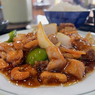 鶏肉とカシューナッツ炒め定食(中国家庭料理 香福園)