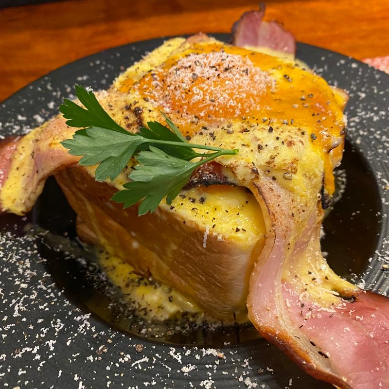 とろっとろカルボナーラぱん！(コーヒー＆トースト)