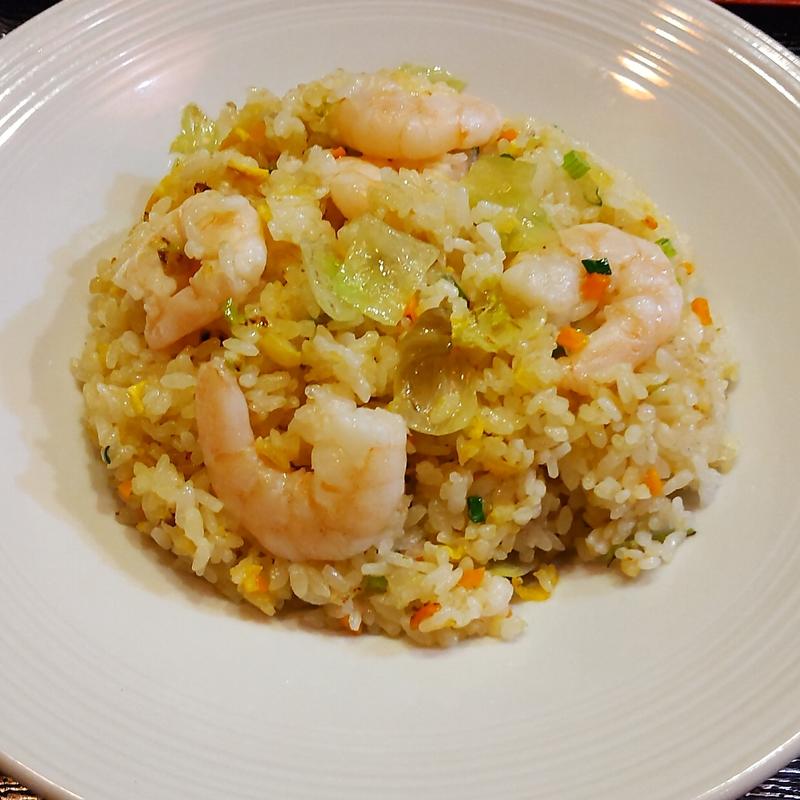 ぷりぷり海老の葱塩炒飯(健康中華 青蓮 横浜西口店)