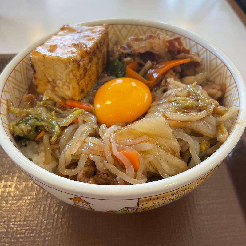 月見すきやき牛丼(すき家 松阪嬉野店 )