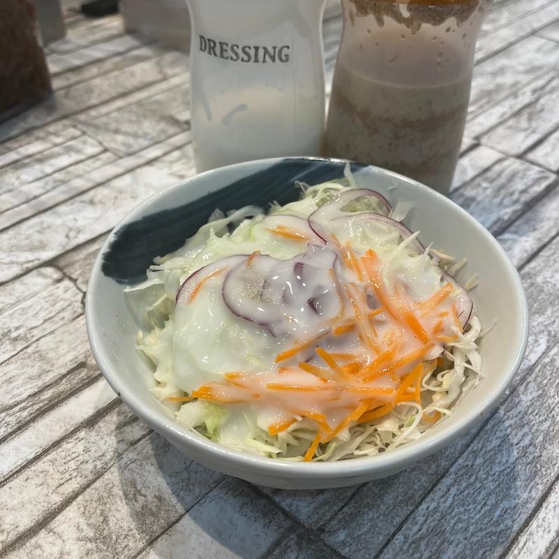 サラダ(カレーの王様 西新宿店 （カレーノオウサマ）)