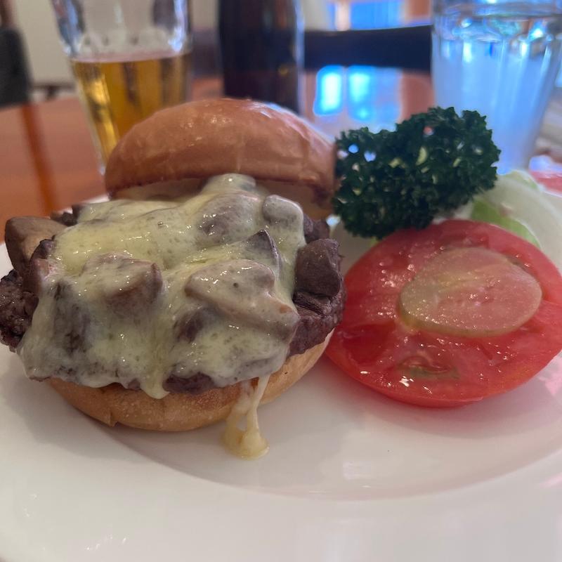マッシュルームチーズバーガー(7025 フランクリン アベニュー)