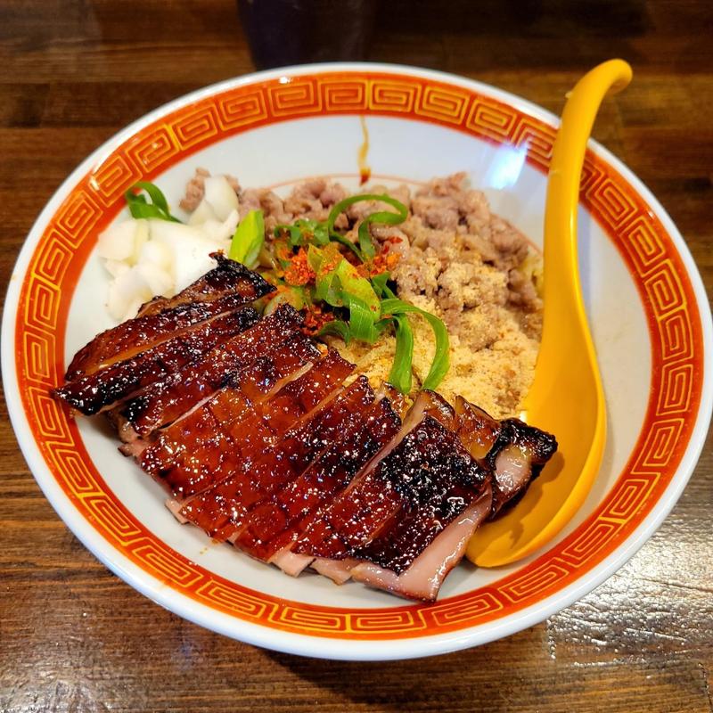 スモークチキンまぜそば(麺や一芯)