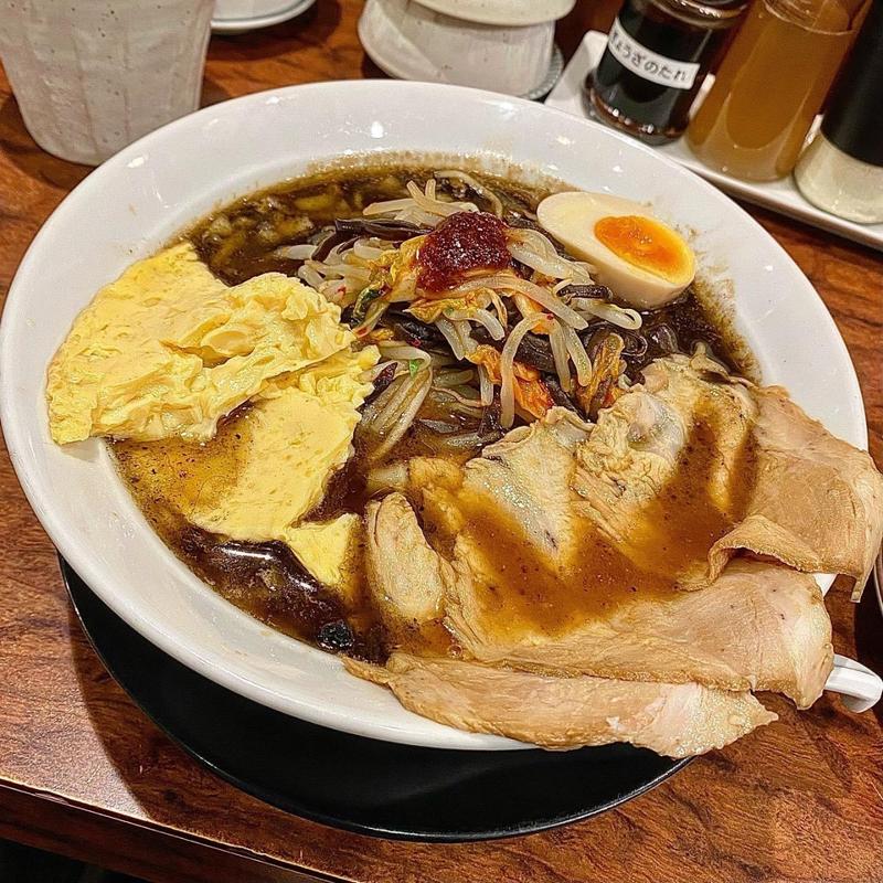 ハロウィンダークラーメン(麺屋 青空 千日前通り店)
