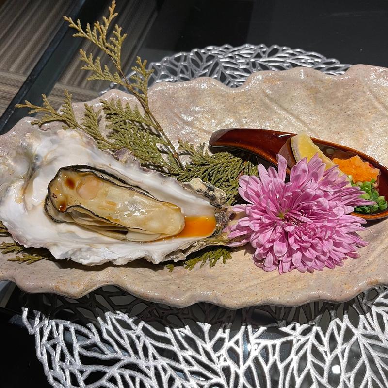 牡蠣　令和の怪物　焼き(鮪と蟹の専門店 鮪屋)