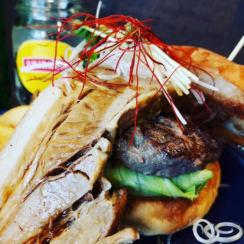 豚ばら肉一枚のせ角煮バーガー(Kokopelli)