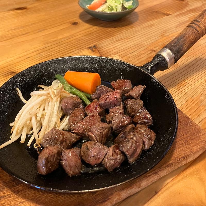 サイコロステーキ(ロッジ )