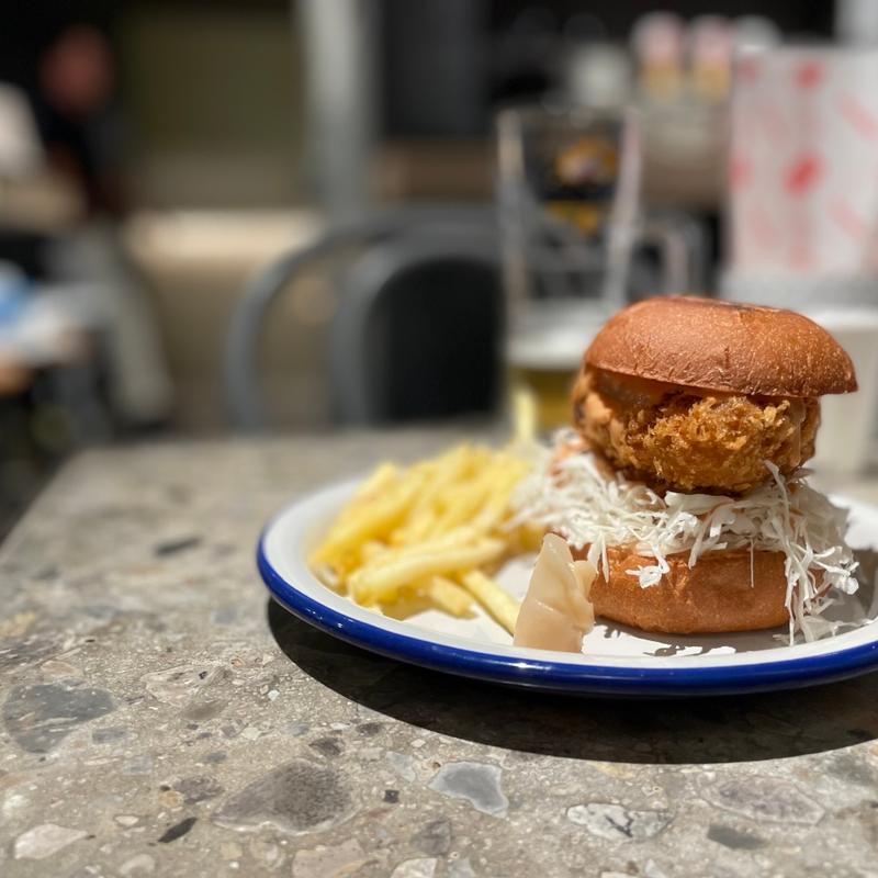 マグロカツバーガー(デリファシャス(deli fu cious))