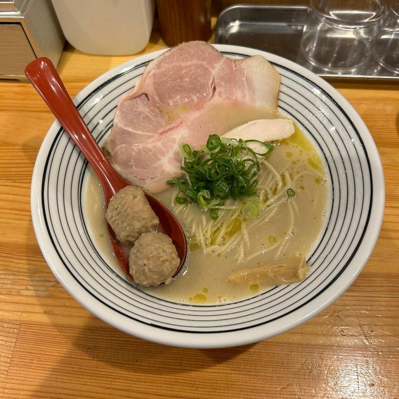 トリュフ香る芳香鶏白湯らーめん(自家製麺 竜葵)