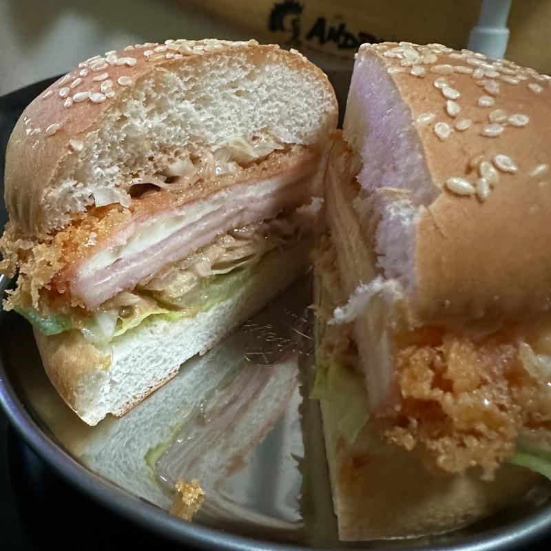 ミルヒィーユハムカツバーガー(ベルクス 東墨田店)