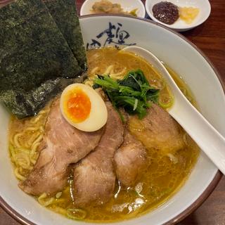 豚骨醤油チャーシュー麺(横濱家 新羽店 )