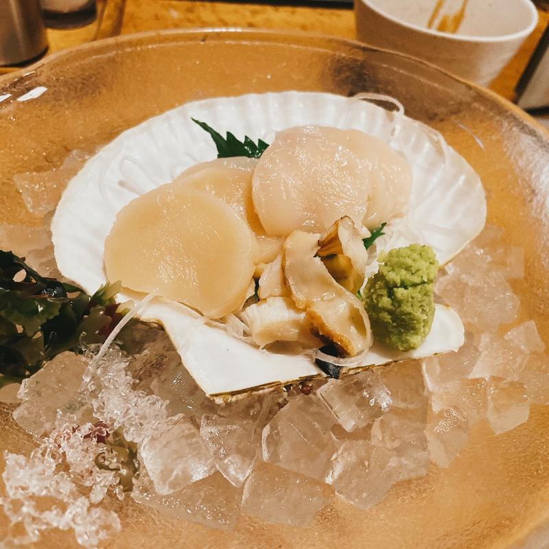 活帆立貝刺身(居酒屋 天金 （てんきん）)