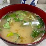 卵黄肉そぼろ 山牛蒡 しゃけ なめこ味噌汁セット(おにぎり ぼんご 大塚本店)