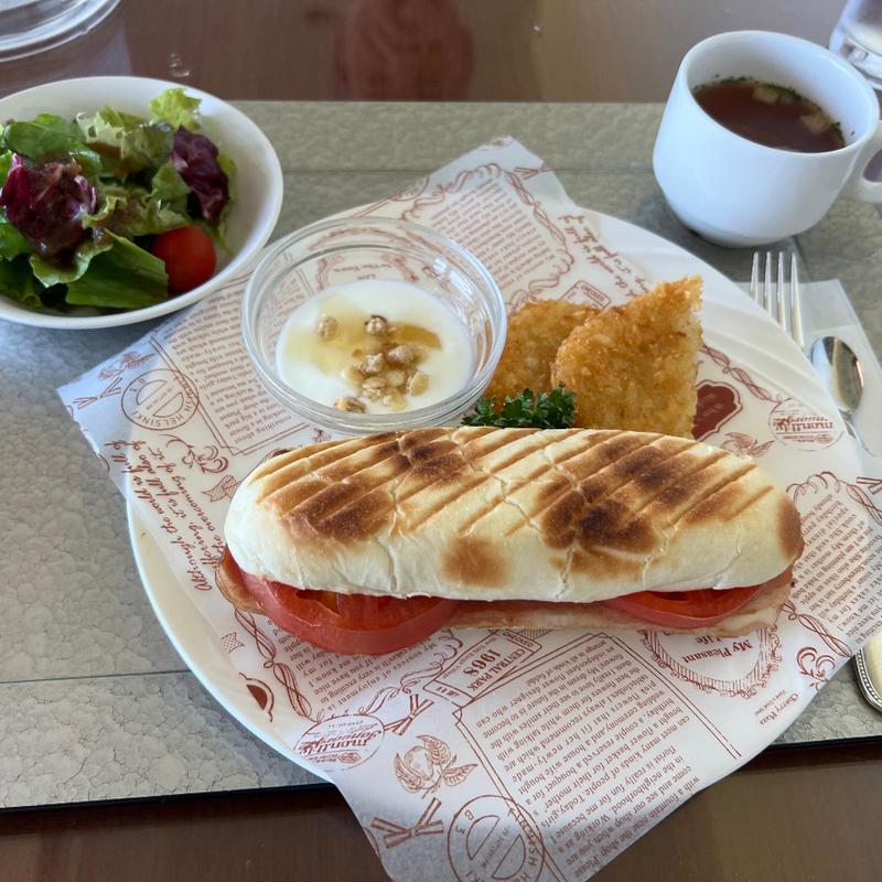 ベーコンとトマトとチーズのパニーニ(ピートダイ ゴルフクラブ ビップコース レストラン )