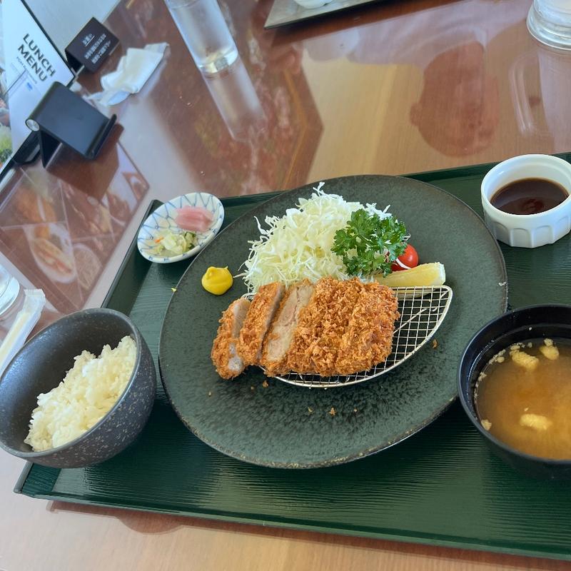 ロースとんかつ定食(ピートダイ ゴルフクラブ ビップコース レストラン )