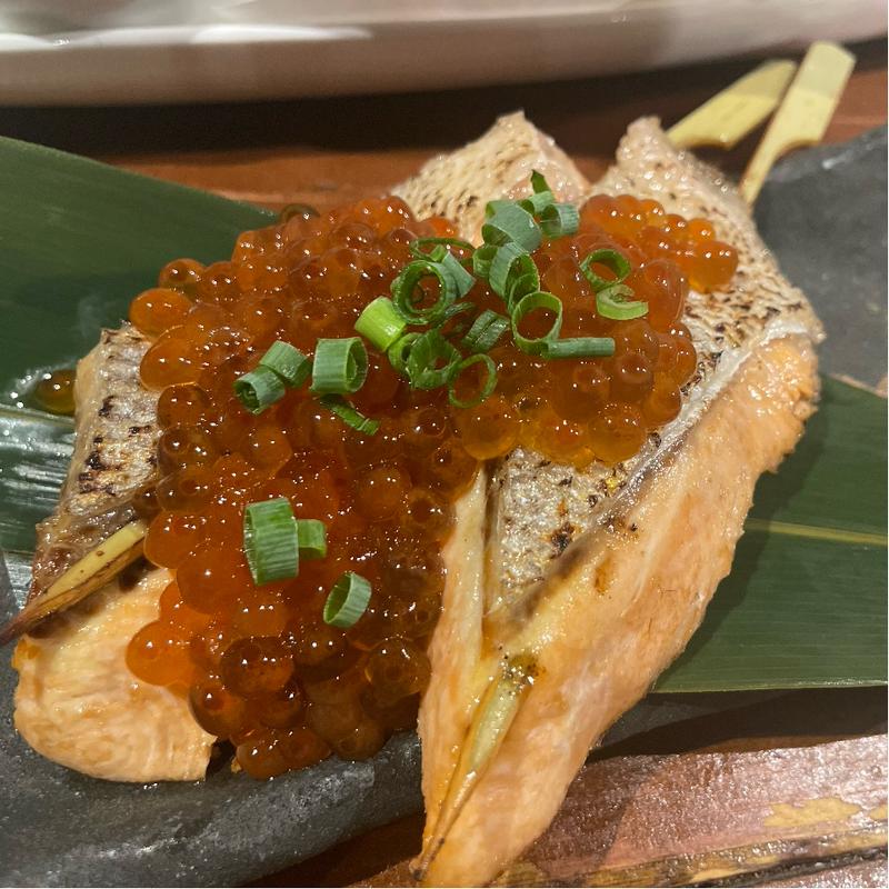 イクラハラス親子串(シハチ鮮魚店)