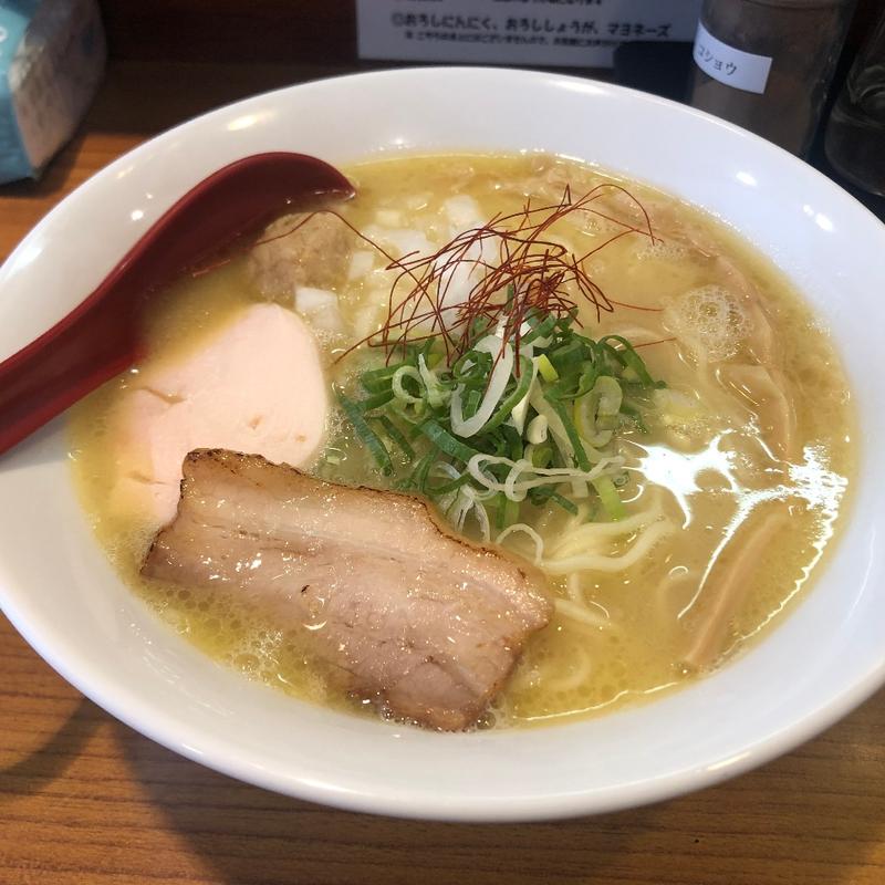 濃厚鶏塩ラーメン(ラーメン屋 コカトリス)