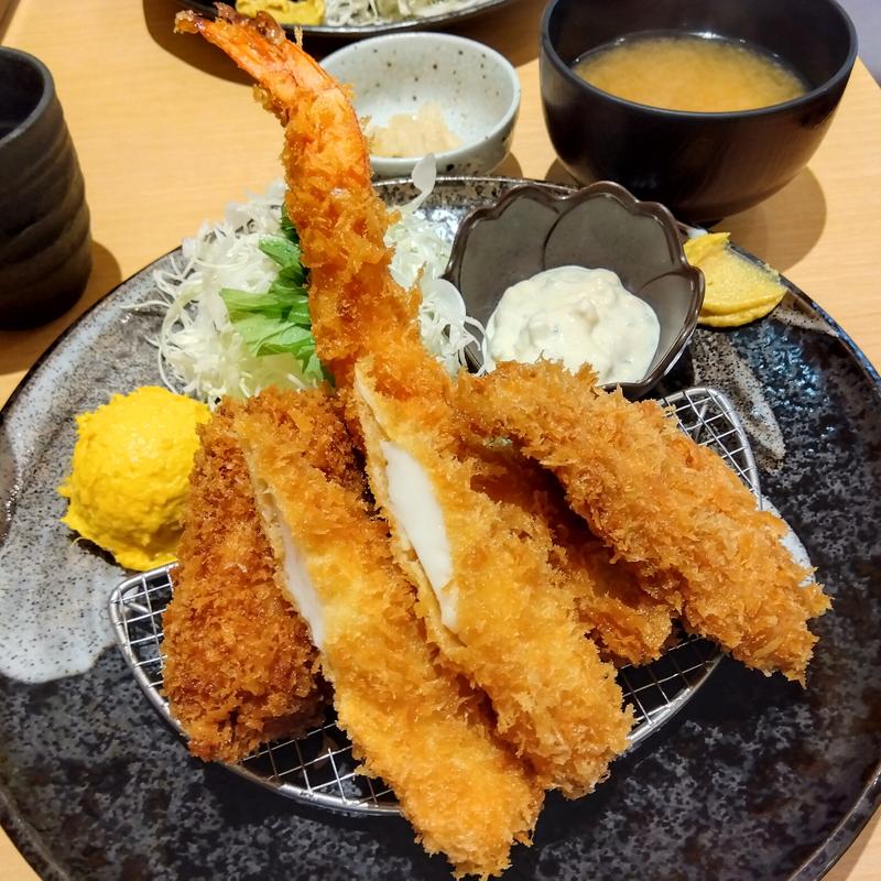ミックスフライ定食A(とんかつせんごく春日本店)