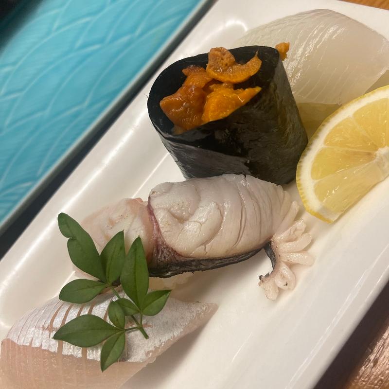 ウニ軍艦 鰆の炙り カンパチ いか(かき田寿司割烹)