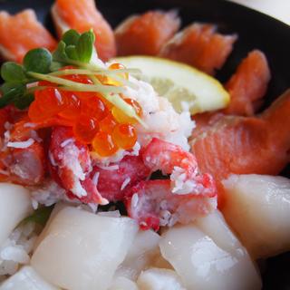 海鮮丼(炉ばた 燈 AKARI)