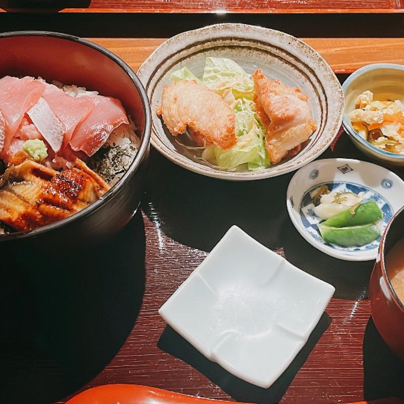 うなぎ三色丼(和食 美やま )